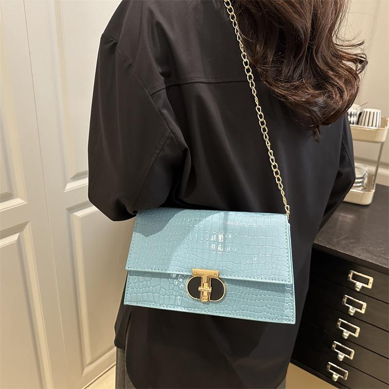 Retro fashion light luxury summer new women's bag chain simple personality single shoulder armpit messenger bag