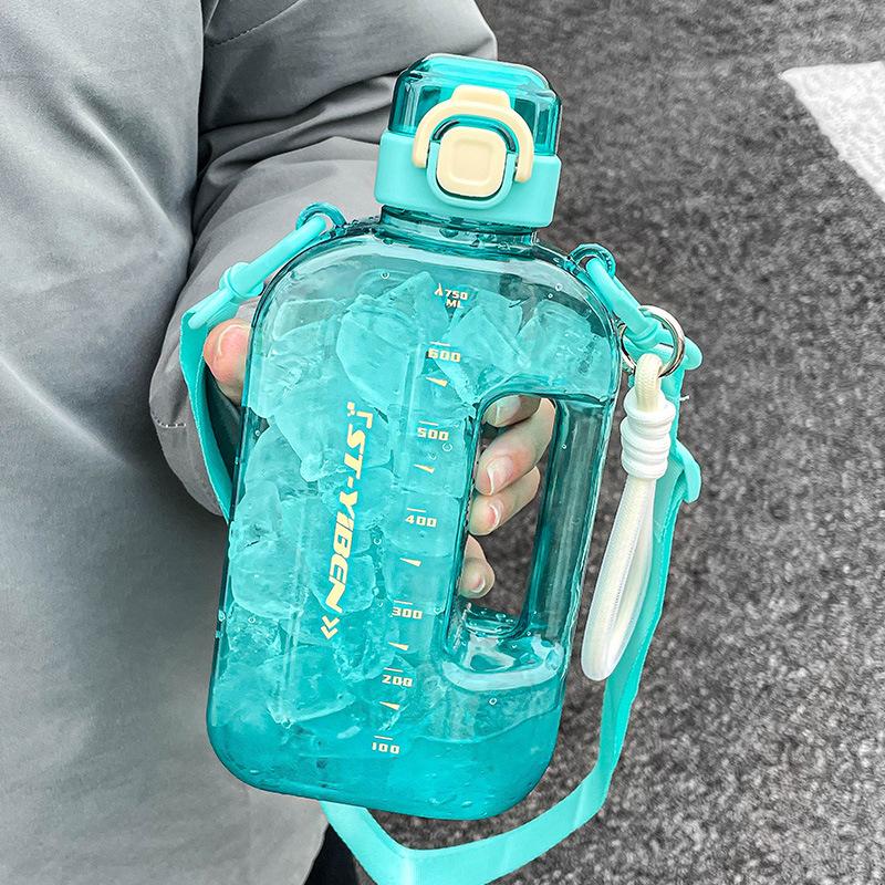 

Пластиковая спортивная бутылка-стакан с ручками-ремнями для девочки, для детей, для школы, для улицы, не содержит БФА, дорожный квадратный стакан, бутылка для питья, чайник-фляга 750ml синий