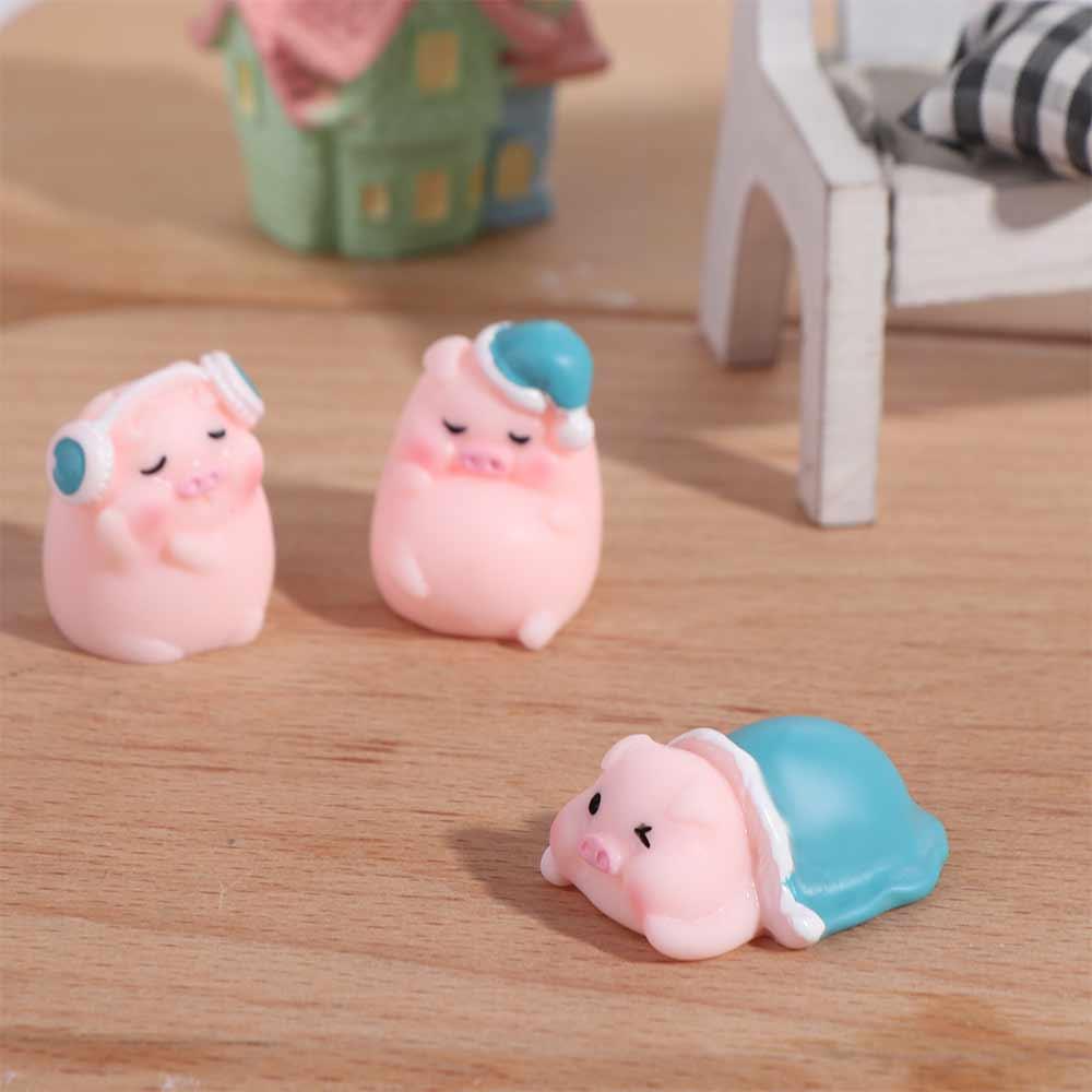 Miniatures Animal Cartoon Piggy Car Ornaments Cartoon Pink Pig Resin Ornaments  Ornaments Gift