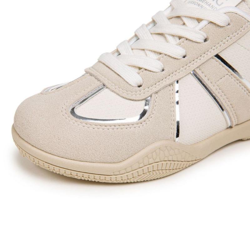 Spring versatile casual women's shoes, soft soles are not tired, student women's lightweight flat-soled white shoes