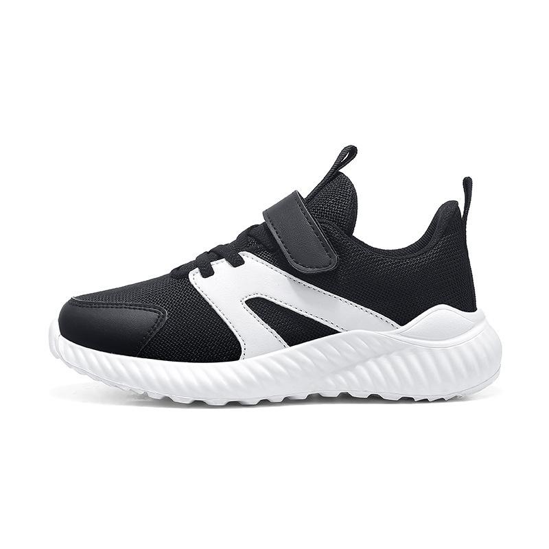 Boys' sports shoes 2025 spring new running shoes lightweight soft sole breathable medium and older children's color matching trend board shoes men