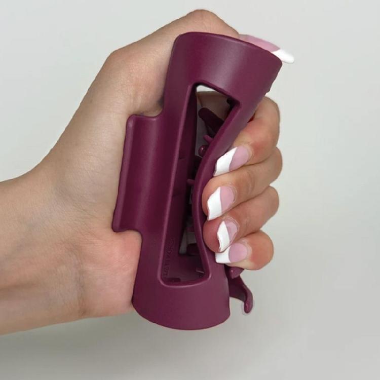 Workout Friendly Silicone Hair Clip No Slip Design For Sports Yoga Secure Bun Holder Gentle On Hair Scalp Portable Styling Tool