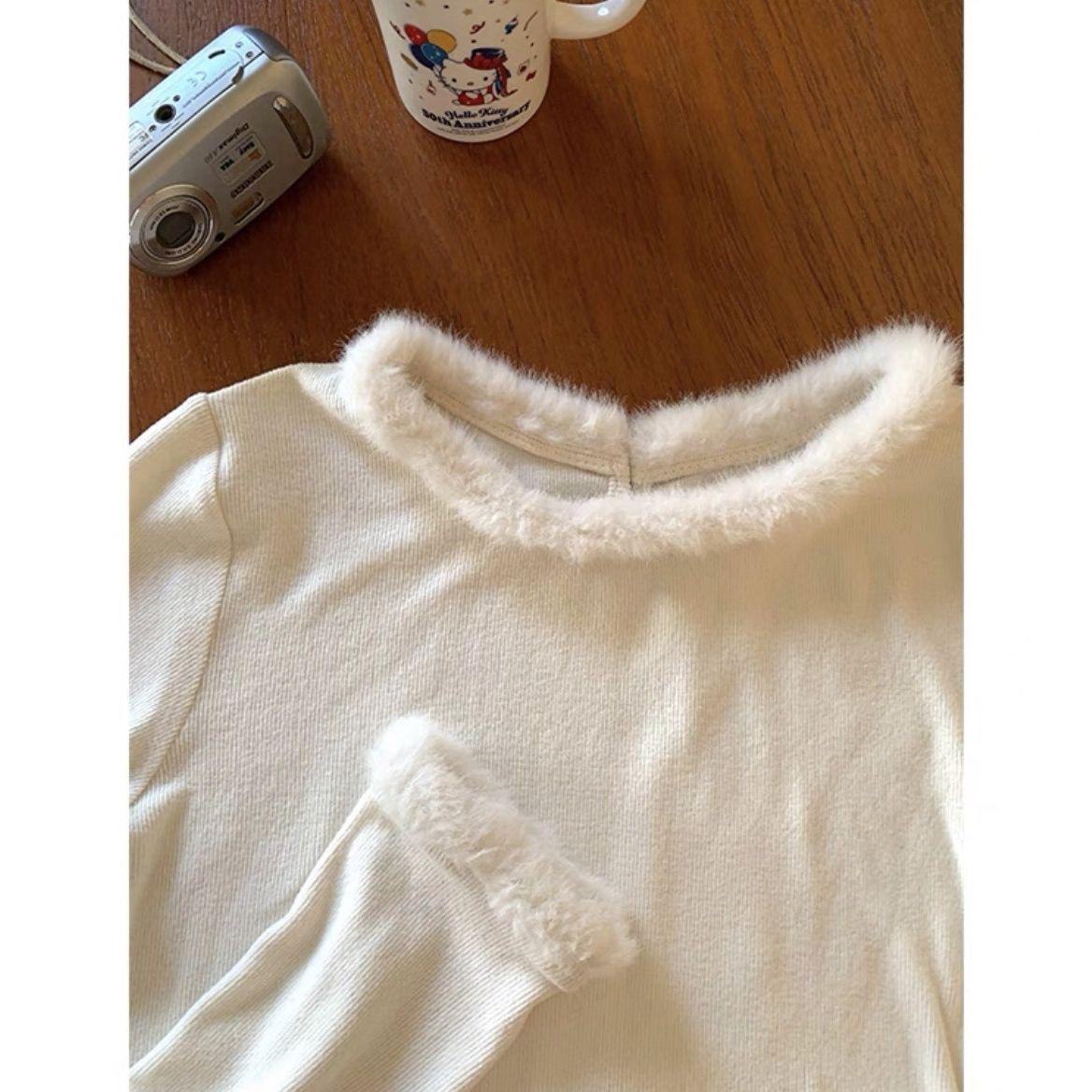 

Женский базовый топ с высоким/круглым вырезом и бахромой по низу, бежевый, осень/зима 2025 S (60-80 jin)