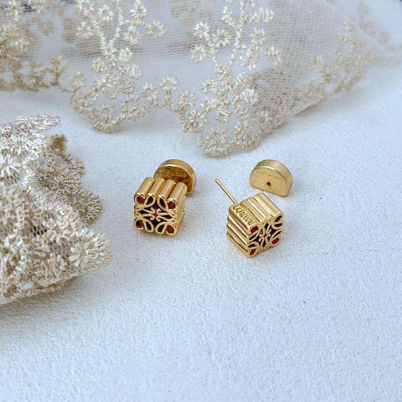 

Минималистичный геометрический металлический набор украшений: Серьги в виде полых квадратов, браслет и ожерелье в крутом стиле