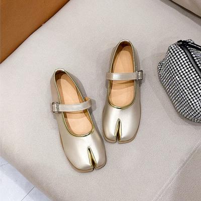 Novelty Split Toe Flat Shoes Woman Quality Leather Mary Janes Japanese Style Trotters Flats Ankle Bele Tabi Ninja Loafers Women