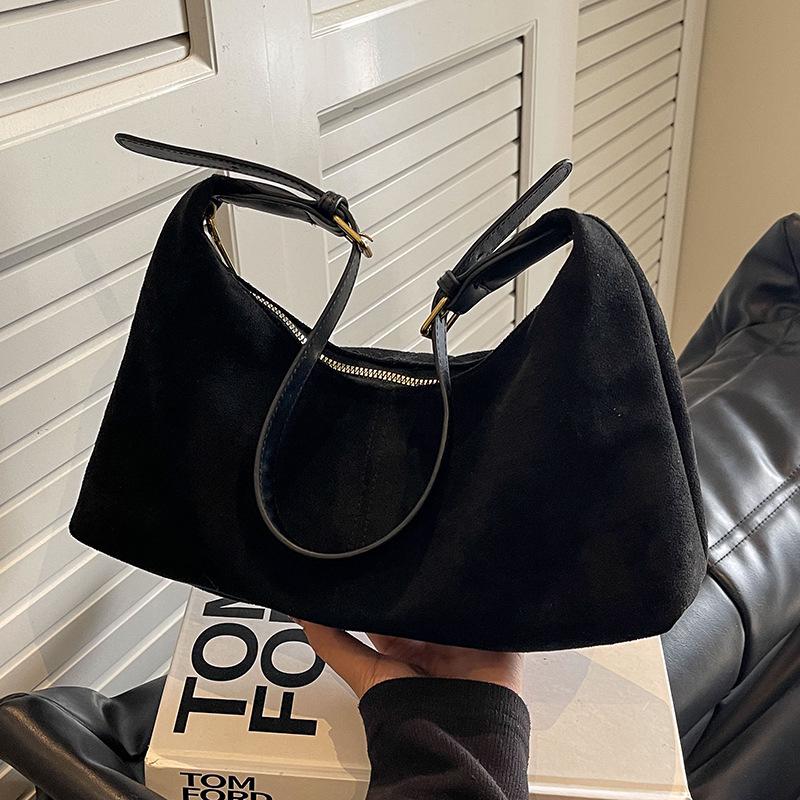 2023 Frosted Retro Women's Shoulder Bag - Large Capacity, Autumn/Winter Versatile Tote for Commuting.