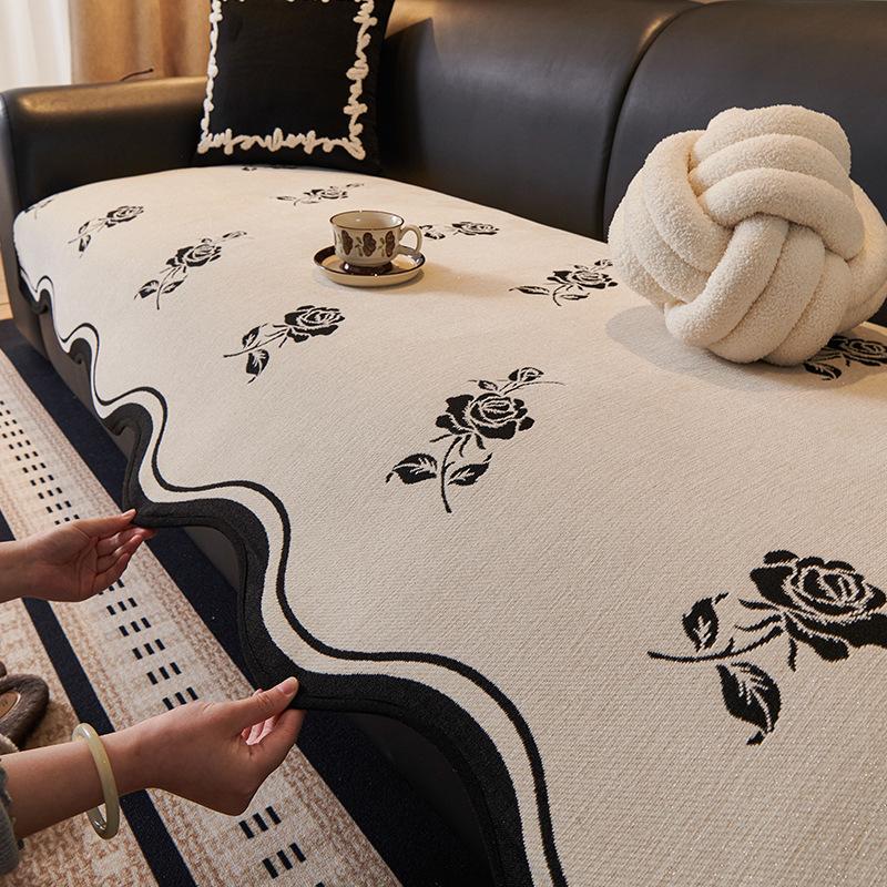 Fortschrittliches Spezialgeformtes Einteiliges Kombinations-Sofakissen  Neuer Vier-Jahreszeiten-Universal-Unregelmäßiger Sofa-Sitzkissenbezug