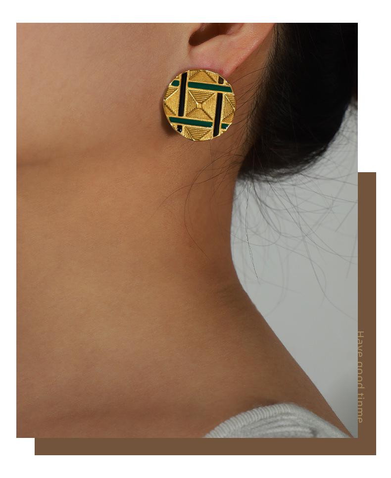Stylish Gold-Plated Enamel Pyramid Carved Round Stud Earrings