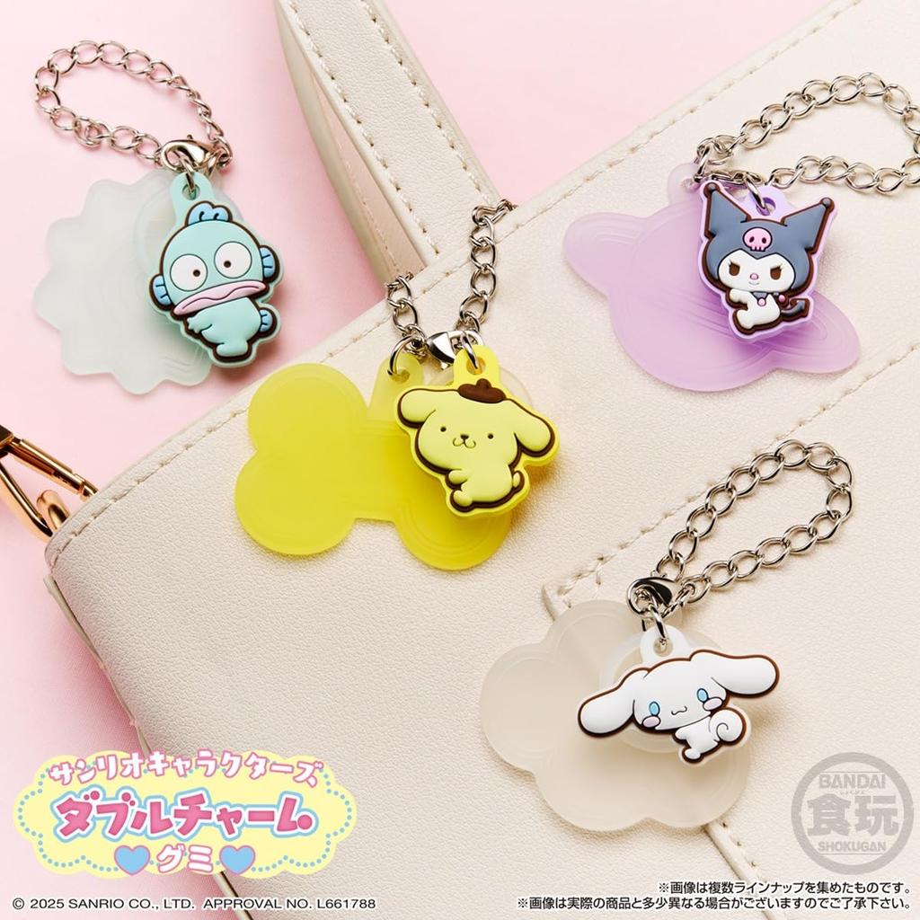 Sanrio Charaktere Doppel-Anhänger Gummibärchen-Box Süßigkeiten, 12 Stück (Süßigkeiten-Spielzeug)