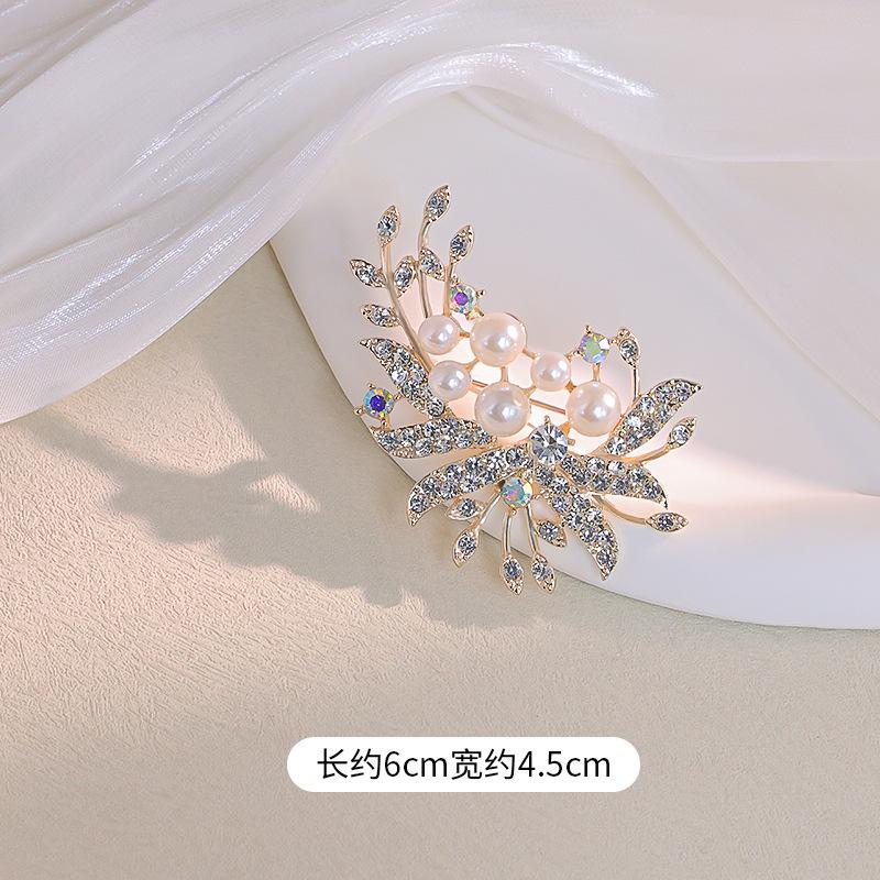 Fashion Versatile Flower Rhinestone Brooch Light Luxury Alloy Women's Anti-light Pin Suit Apparel Accessories Decoration