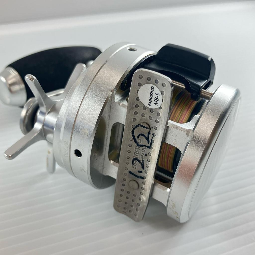 Used SHIMANO Bait reel 11 Osia Calcutta 201HG Scratched with box 02779