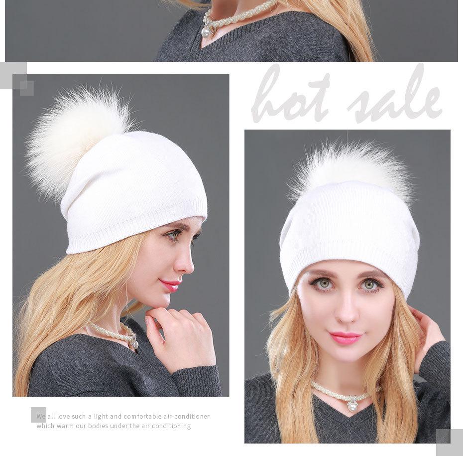 Herbst- & Winter Damen Strickmütze aus Wolle mit Waschbärfell-Bommel - Stilvoll, warm, Pullover-Design.