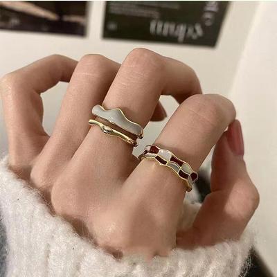 Anello da donna francese retrò a scacchiera con smalto a goccia a doppio strato - Unico, elegante, versatile.