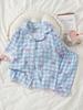 Süßes niedliches kariertes Pyjama-Set für Mädchen, Blau und Weiß, Sommer-Hauskleidung, Schlafanzug 2 Teile, Elegantes weiches atmungsaktives Blasenkrepp-Oberteil mit Schleifendruck und Shorts-Set