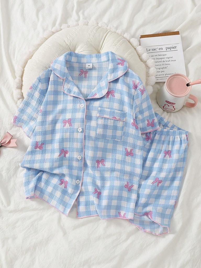 Süßes niedliches kariertes Pyjama-Set für Mädchen, Blau und Weiß, Sommer-Hauskleidung, Schlafanzug 2 Teile, Elegantes weiches atmungsaktives Blasenkrepp-Oberteil mit Schleifendruck und Shorts-Set