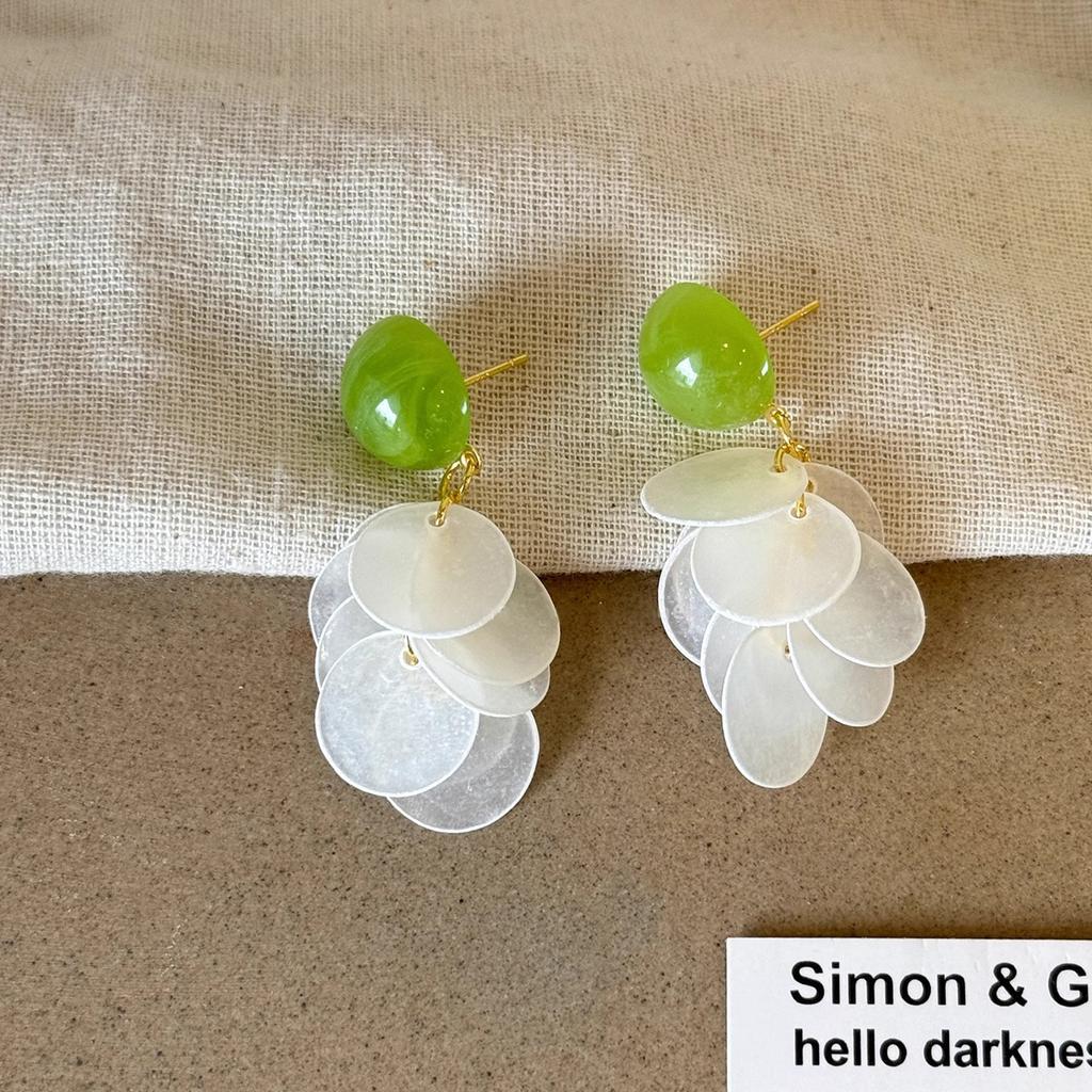 Fresh and sweet Mori avocado green stud earrings women's white shell fringed earrings fashion temperament high-end earrings