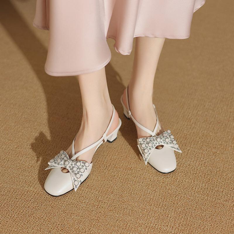 Koreanische Version von Taschenkopf-Sandalen, flachmündige, hinten offene Einzelschuhe, Frühling neu, mittlerer Absatz, Schleife, Lackleder, eckige Zehenkappe, Damen-Blockabsatz