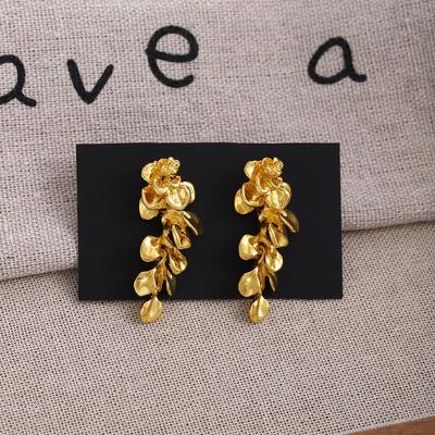 Vintage Gold Leaf Flower Tassel Earrings with Middle-Aged Design Sense Metal Style Unique All-Match Temperament Earrings