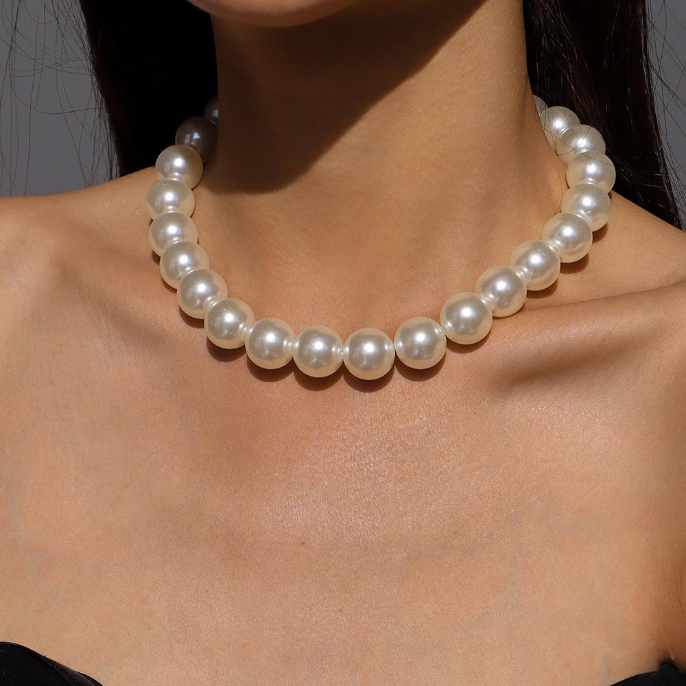 Elegant Choker Necklace, Exaggerated Pearl Geometric Personality Temperament Necklace for Women