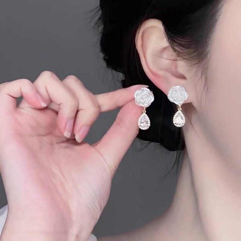Design Camellia stud earrings, water drop earrings
