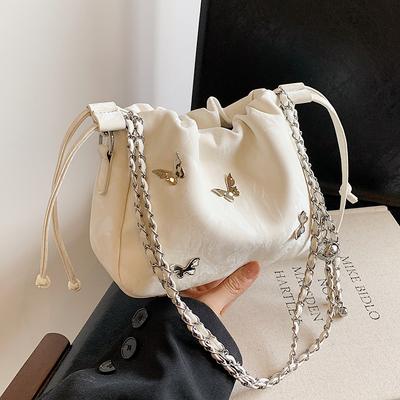 Niche Daily Leisure Butterfly Draw with Cloud Bag Women's Versatile Chain Messenger Bag