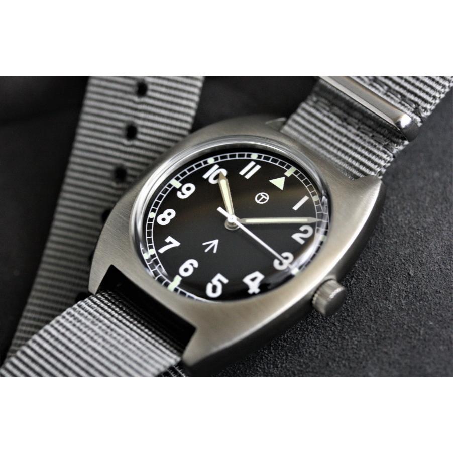 Used Reprint of the British Air Force Military Watch from the 70's! M.R.M.W. Royal Army Watch W-10 Vintage Quartz Watch Broad Arrow Homage