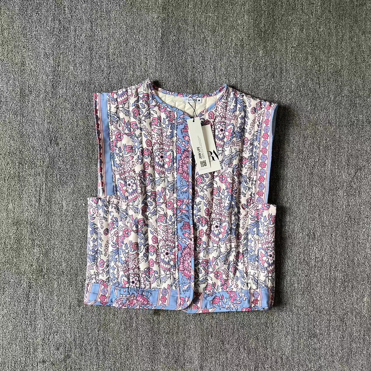 

Женская одежда 2024: Осенне-зимний стеганый жилет в этническом стиле с круглым вырезом и принтом Medium