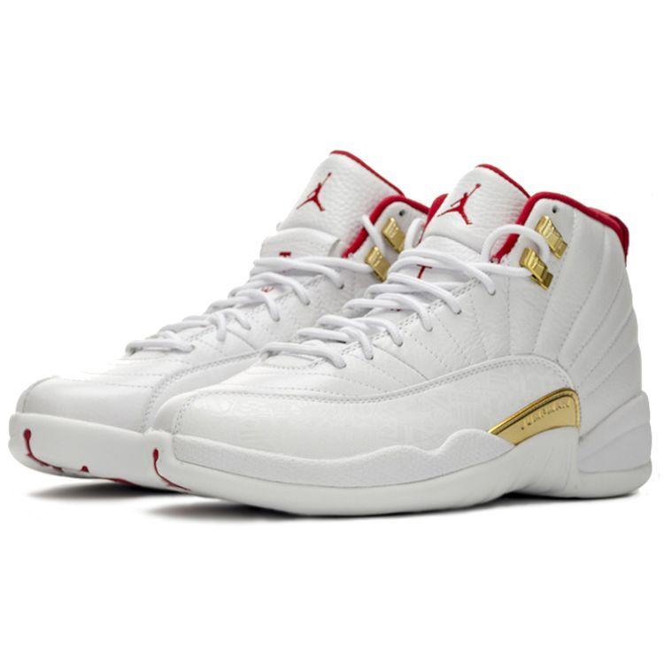 Air Jordan 12 Retro FIBA Herren Sneaker Weiß University-Rot-Metallic-Gold 130690-107