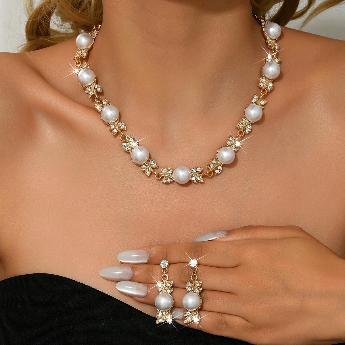 

Luxury Pearl Necklace Earrings Bracelet Three-Piece Bridal Premium Wedding Jewelry Set