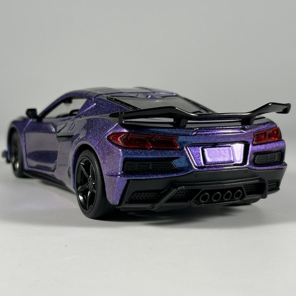 1:24 Chevrolet Corvette Z06 Supercar Alloy Metal Diecast Model Car Home Desktop Display Decorations Present Boy's Holiday Gifts