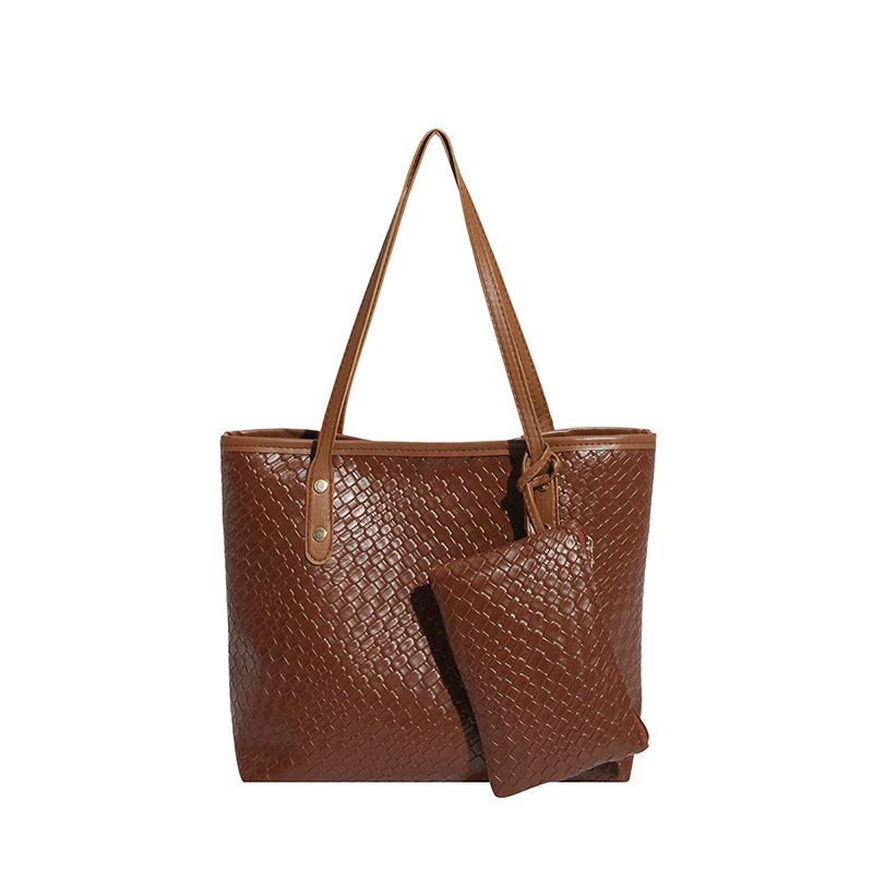 

Woven fashionable retro largecapacity bucket bag new casual shoulder underarm portable tote bag women коричневий