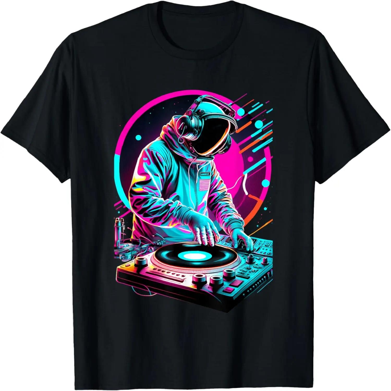 Astronaut DJ, DJing in Space, EDM cool Graphic T-Shirt S