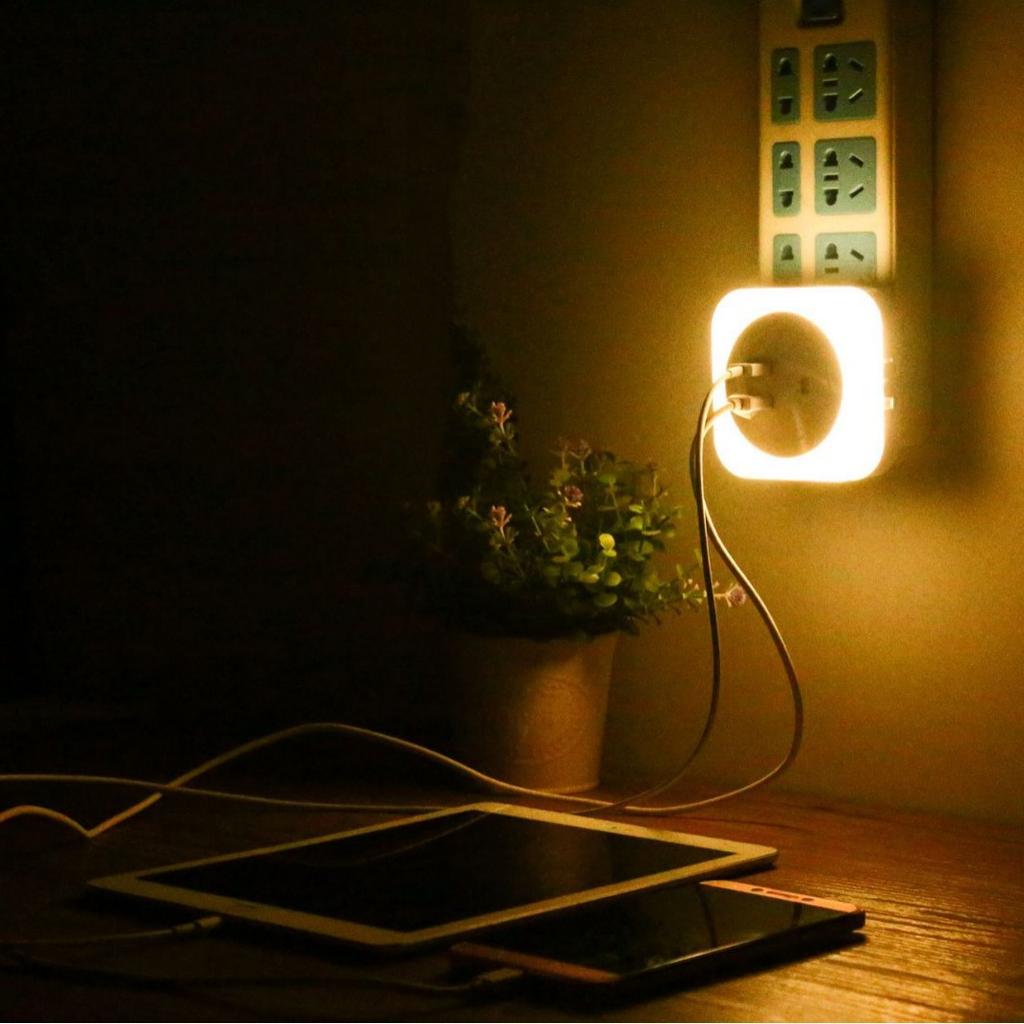 LED Night Light Dual USB Charging Plug Sensing Socket EU/US Eye Protection For Home Bed Interior Bedroom Decoration Night Llight