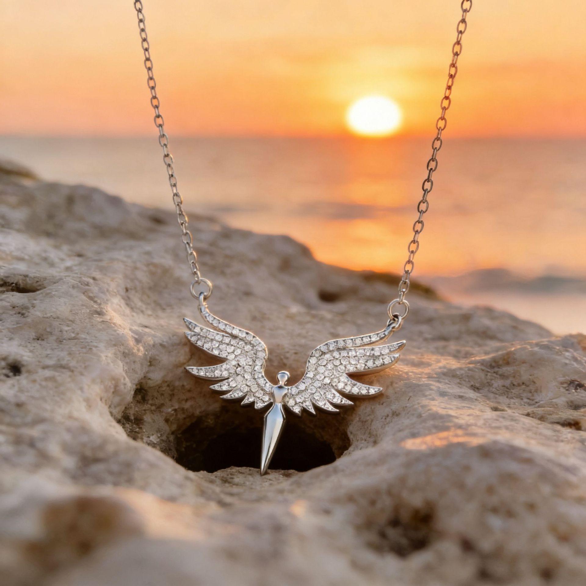 

Small Design Angel Wing Collarbone Necklace Creative Wing Pendant Chain Delicate Jewelry for Women