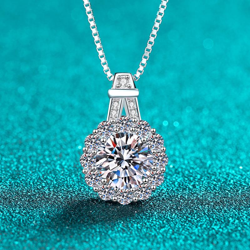 Yin Baichuan S925 Sterling Silver Moissanite Sunflower Pendant Necklace for Women - Stylish & Versatile