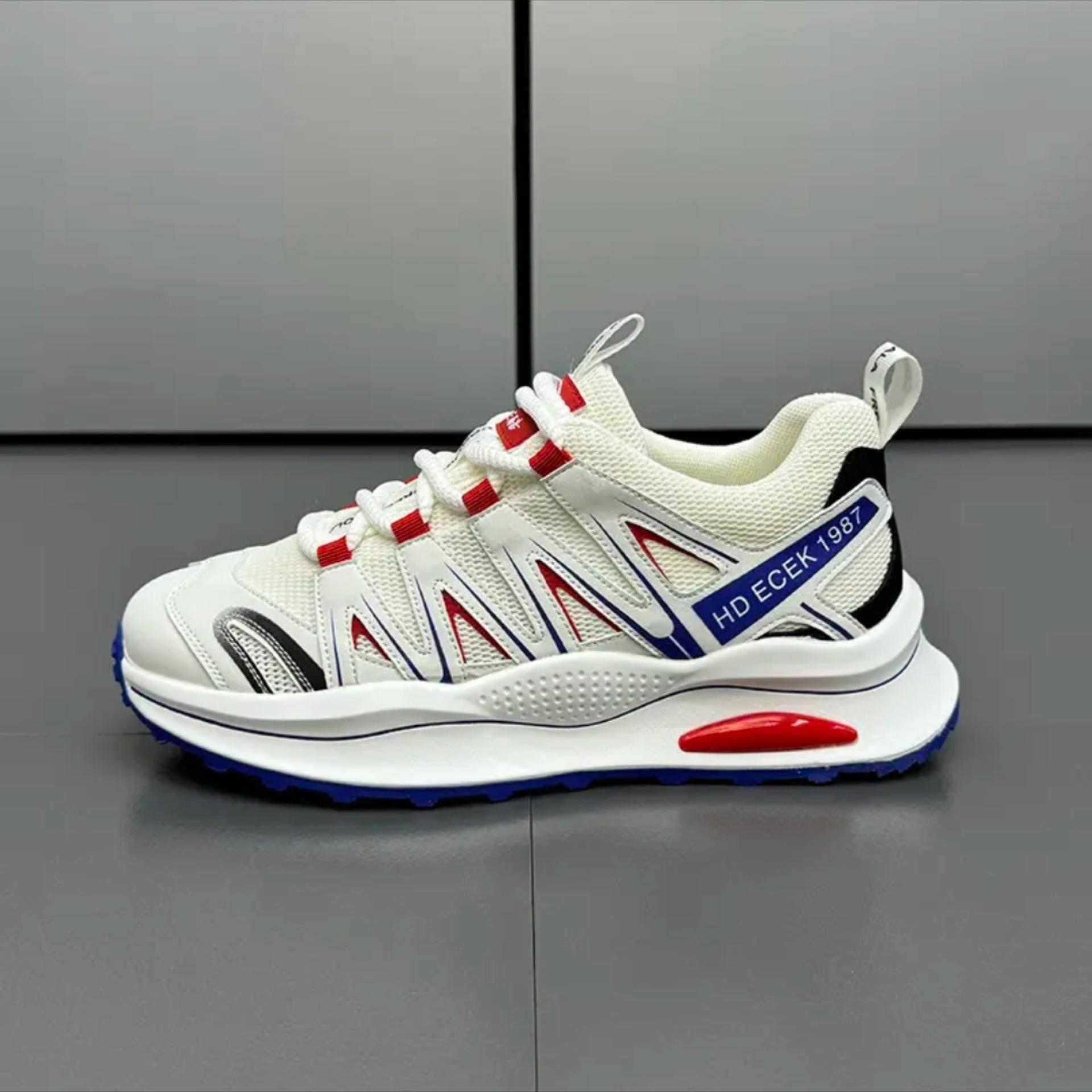 

Сетчатые дышащие мужские туфли 2024 года, популярные летние удобные мягкие подошвы, увеличивающие рост, повседневная спортивная обувь, модная мода 39