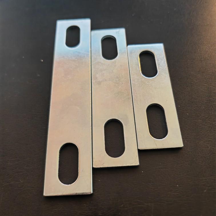 Customizable Galvanized Carbon Steel U-Bolt with Double-Hole Washer and U-Shaped Baffle