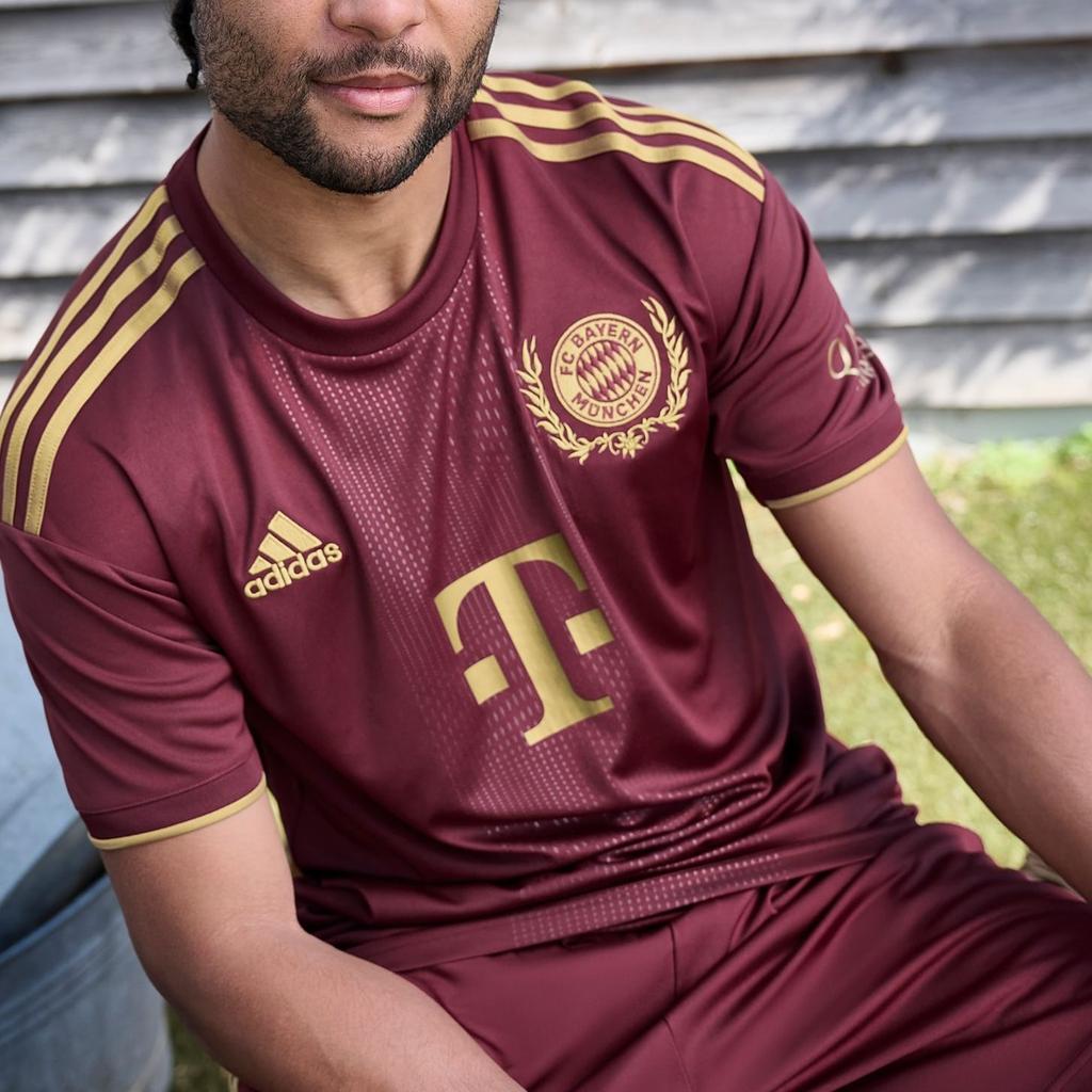 adidas FC Bayern München Schwarzes Fußballtrikot Herren Dunkelrot IC1435