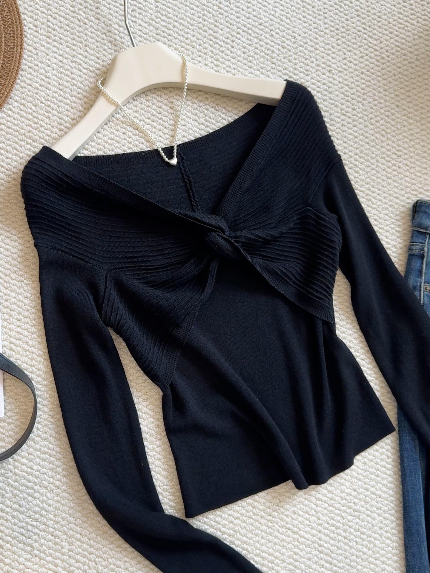 

Женский трикотажный топ с длинными рукавами, облегающий, с вырезом на плече и перекрутом, осень 2025 One Size чёрный