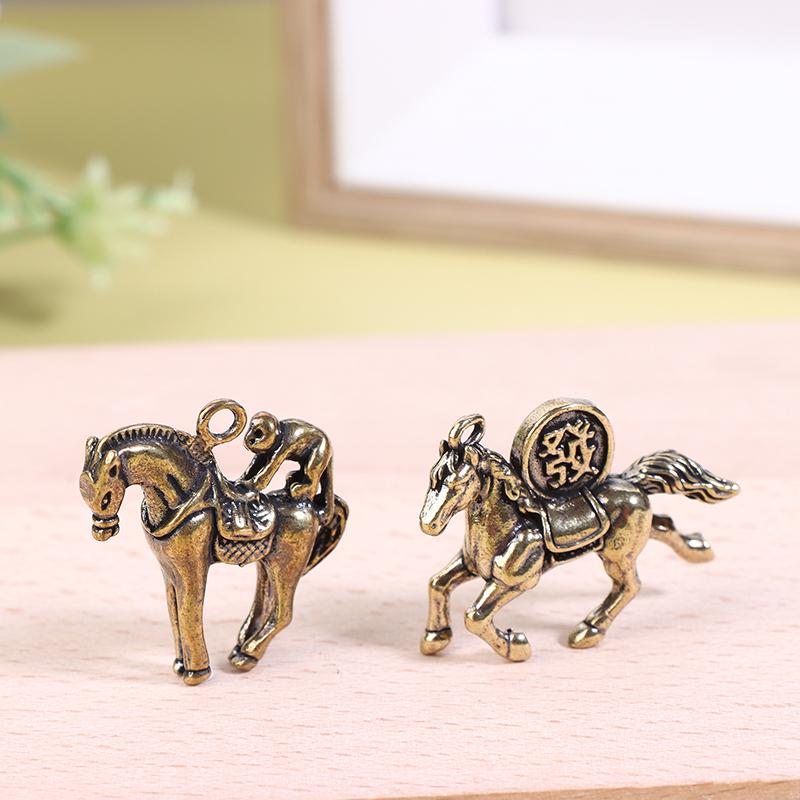 Messing Pferdefiguren 2026 Chinesisches Neujahr Tierkreiszeichen Pferd Anhänger Feng Shui Glücksbringer Heim- und Büro-Schreibtischverzierung Handwerk