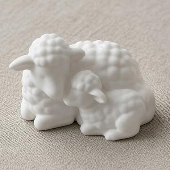 3D Printed Mother and Baby Sheep Figurine, Soft White Desk Decor, Cute Animal Shelf Ornament, Heartwarming Mother's Day & Newborn Gift