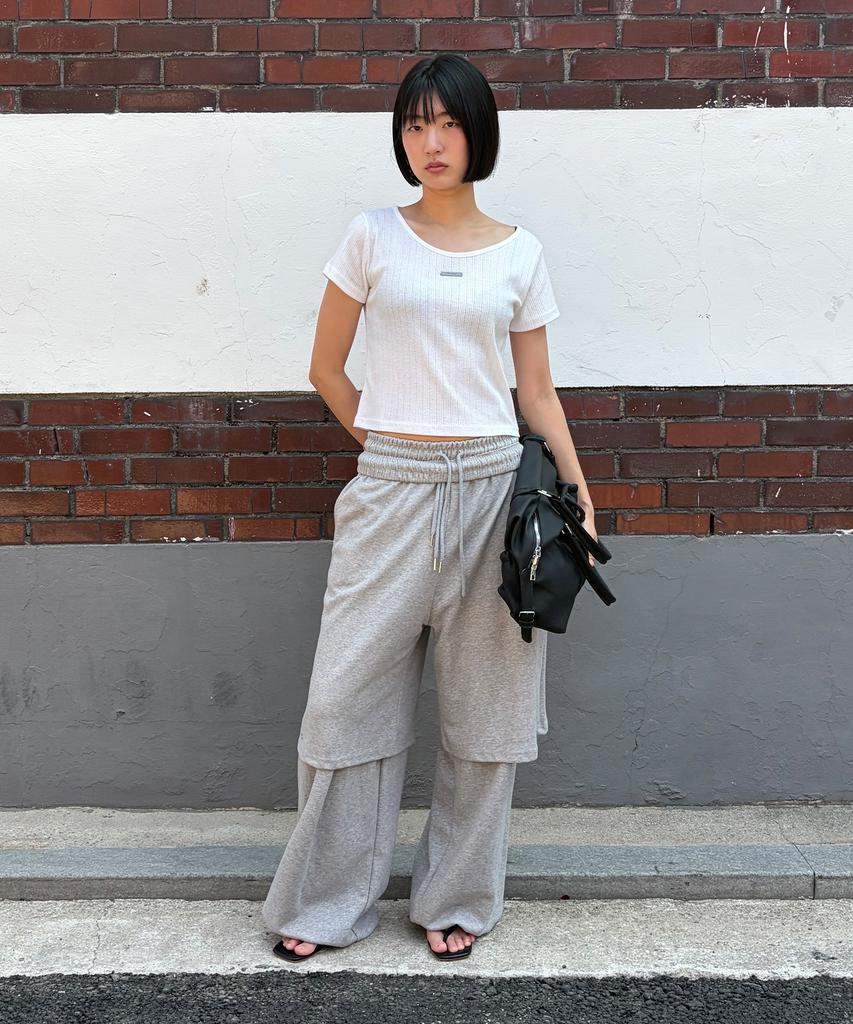 CHICKS All-Light Embroidered One-Pleat Wide Sweatpants Melange