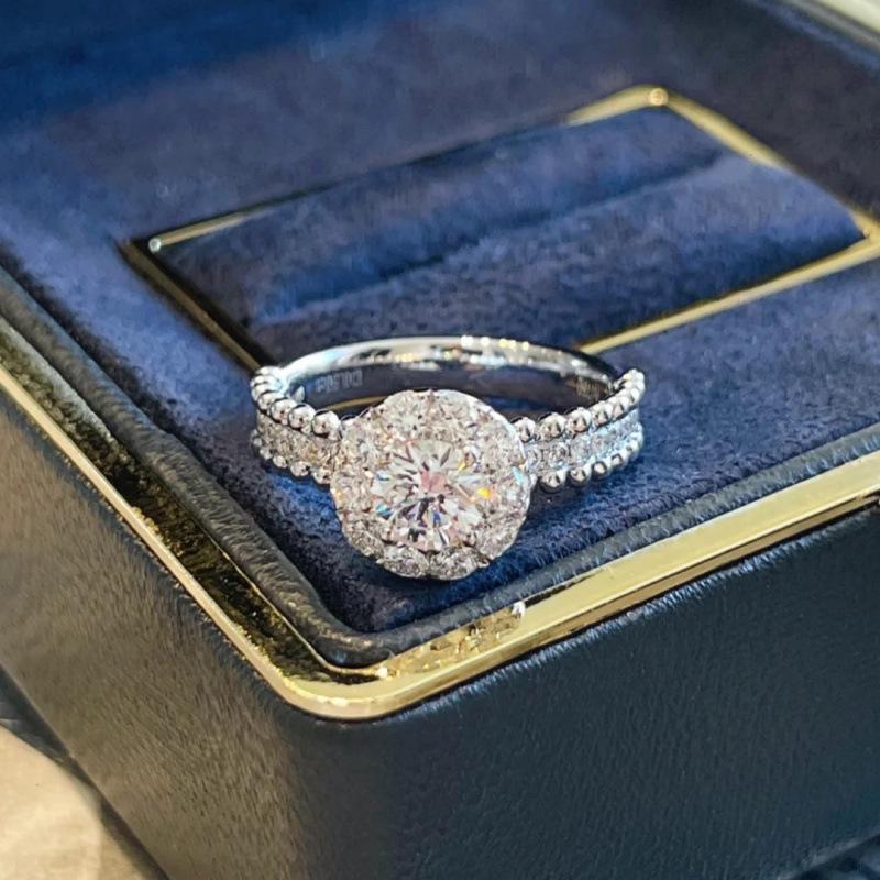 Chic Niche Micro-Pavé Zircon Diamond Ring - Round, Shiny, and Luxurious for Girls