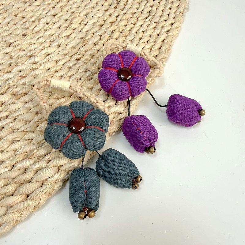 Dreieckstuch aus Seide im Retro-Stil – schmales Hals-Accessoire für Damen im Sommer