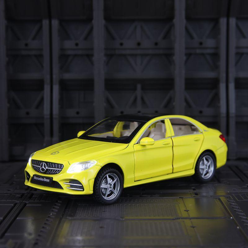 

1:32 Mercedes-Benz C260L alloy car model acousto-optic warrior 6-door toy car children s birthday gift ornaments collection жёлтый