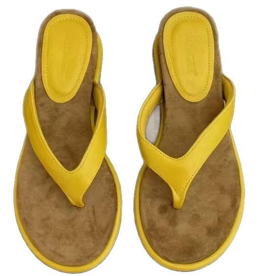 Wedge heel flip-flops shoes summer outer wear slippers 2025 new temperament versatile round head wedge heel high heel sandals women
