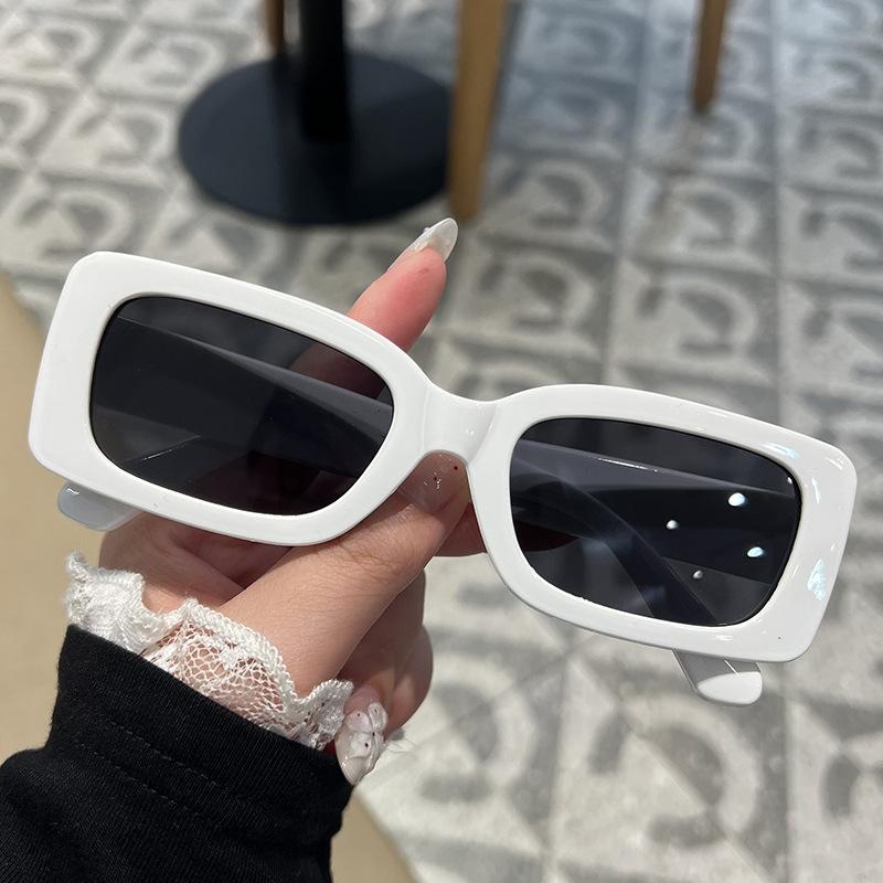 Vintage Square Sunglasses Rectangle Fashion Popular Women Men Shades Small Sun Glasses For Female Male Summer Traveling