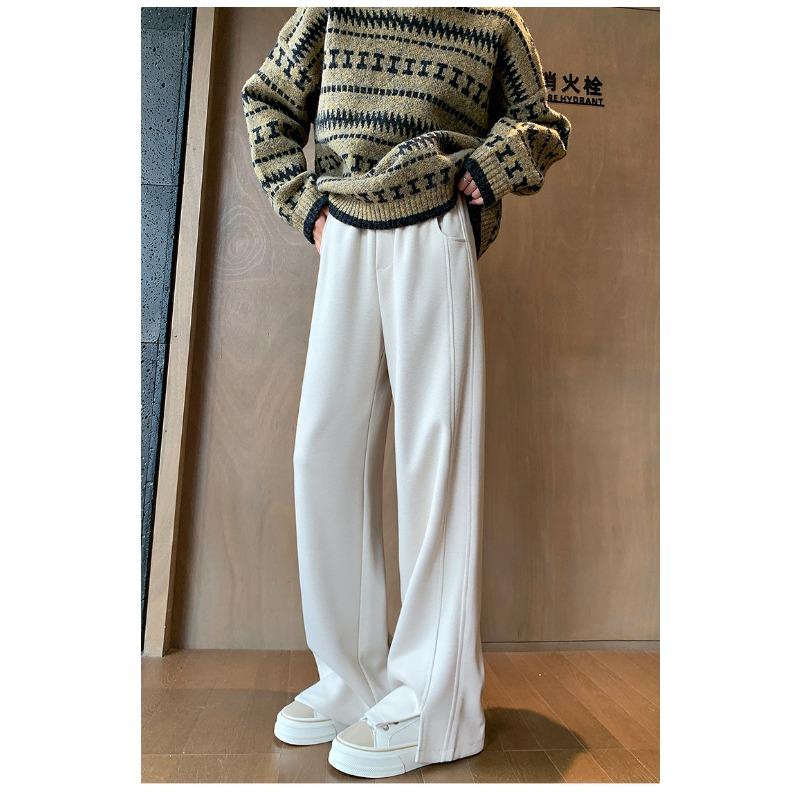 Pantalon droit en molleton à chevrons avec une fourche basse épaisse