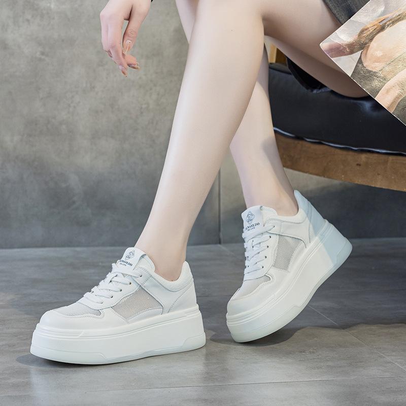 Little white shoes women's 2025 new popular spring campus style versatile casual shoes sports style lace-up board shoes heightening shoes