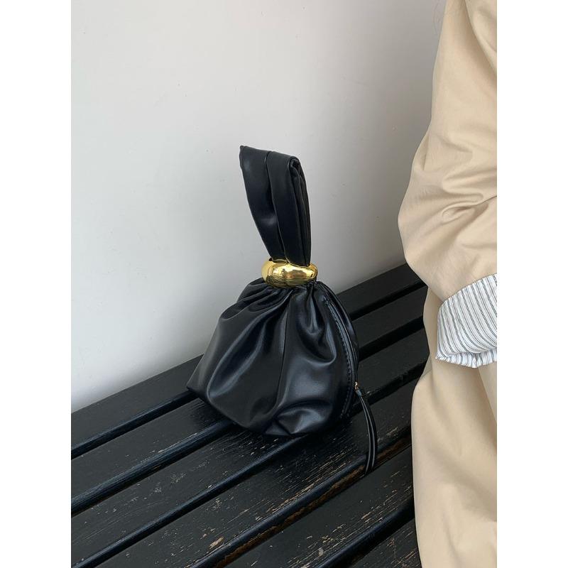 

Универсальная плиссированная сумка-облако Женская текстурная нишевая дизайнерская сумка-тоут Популярная сумка для поездок на работу Маленькая сумка